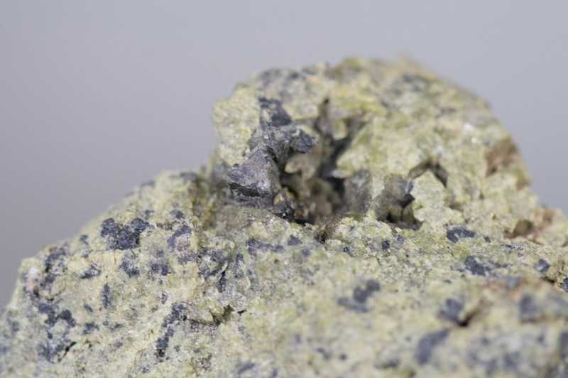 Spinel (var. pleonast)