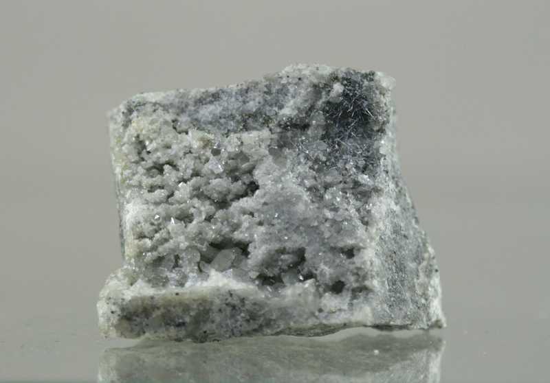 Boulangerit, Quarz – Bild 2