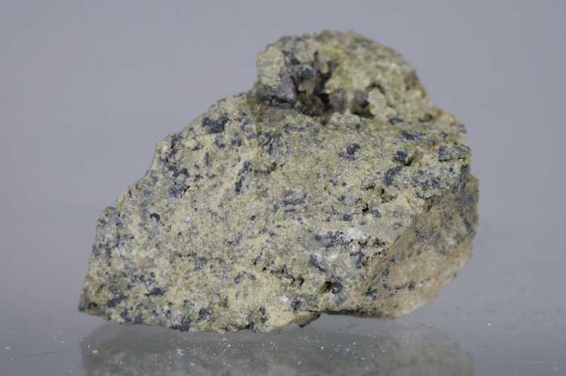 Spinel (var. pleonast) – Bild 2