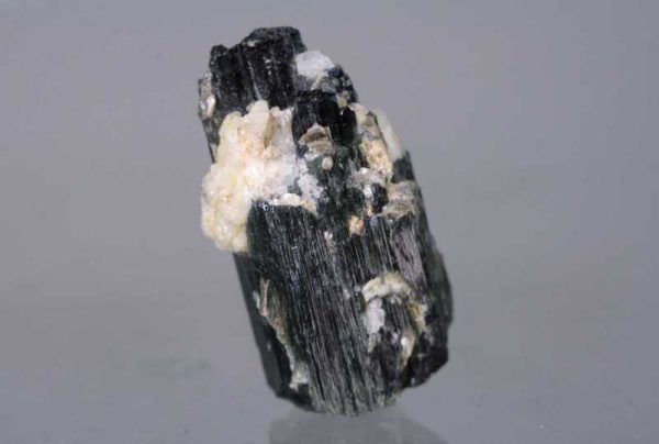 Turmalin (var. Verdelith) – Bild 2