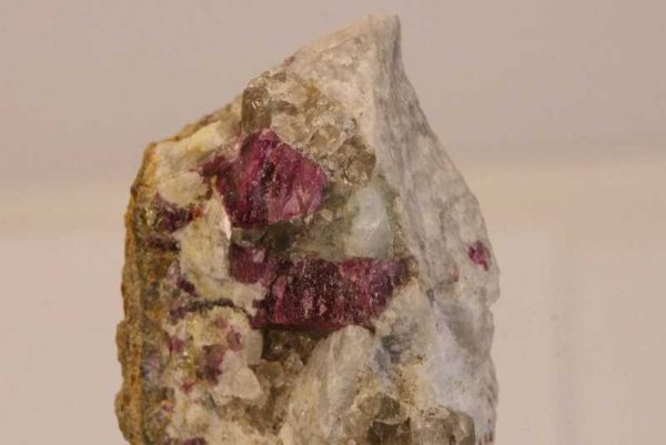 Rhodizit, Liddicoatit – Bild 3