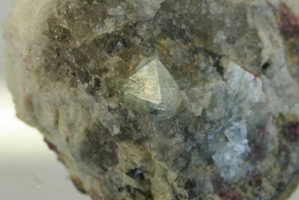 Rhodizit, Liddicoatit – Bild 3