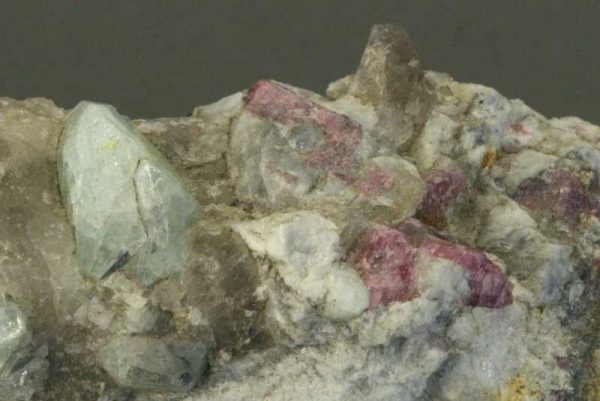 Rhodizit, Liddicoatit – Bild 4