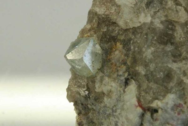 Rhodizit, Liddicoatit – Bild 4