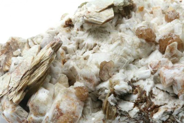 Hydroxylherderit, Albit – Bild 5
