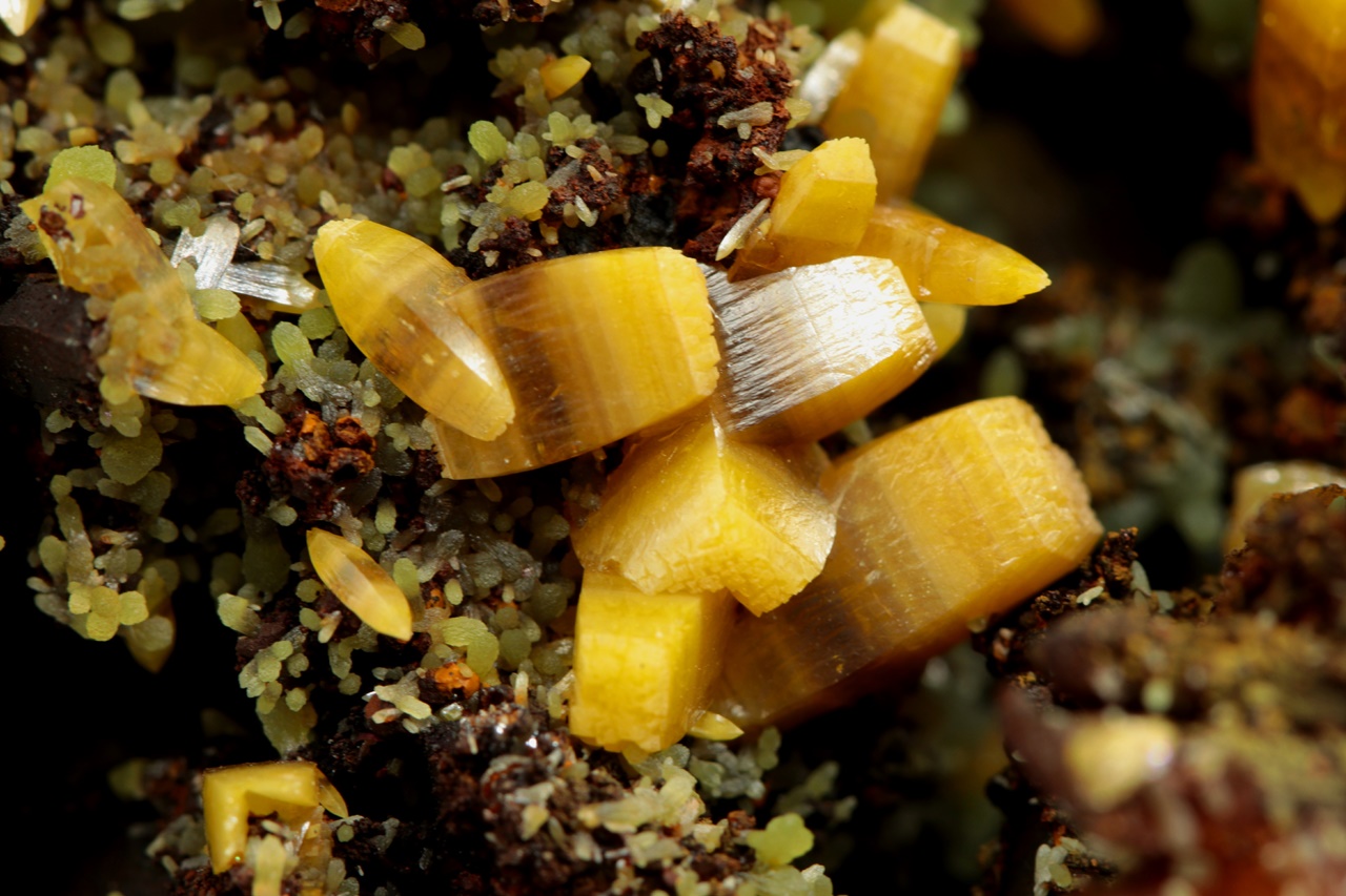 Wulfenit, mimetit – Bild 6