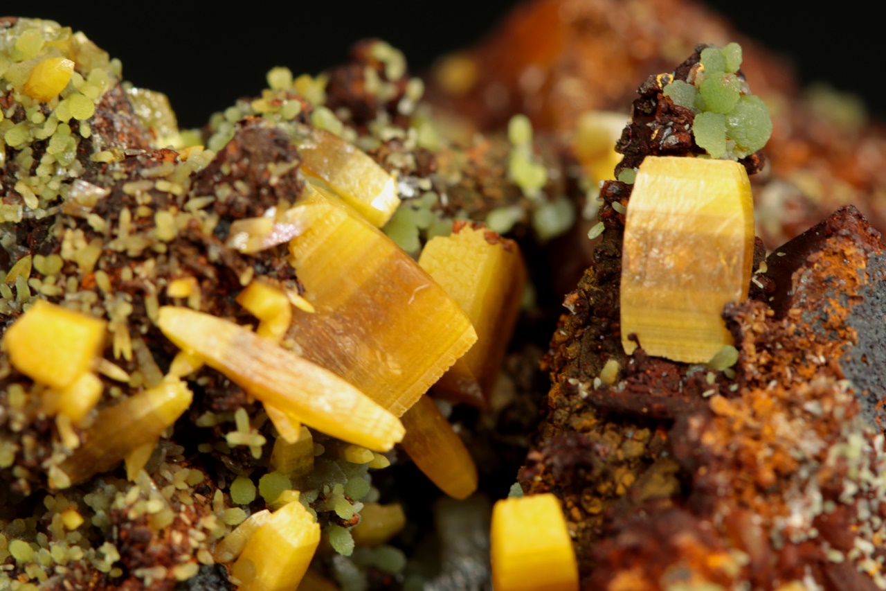 Wulfenit, mimetit – Bild 8