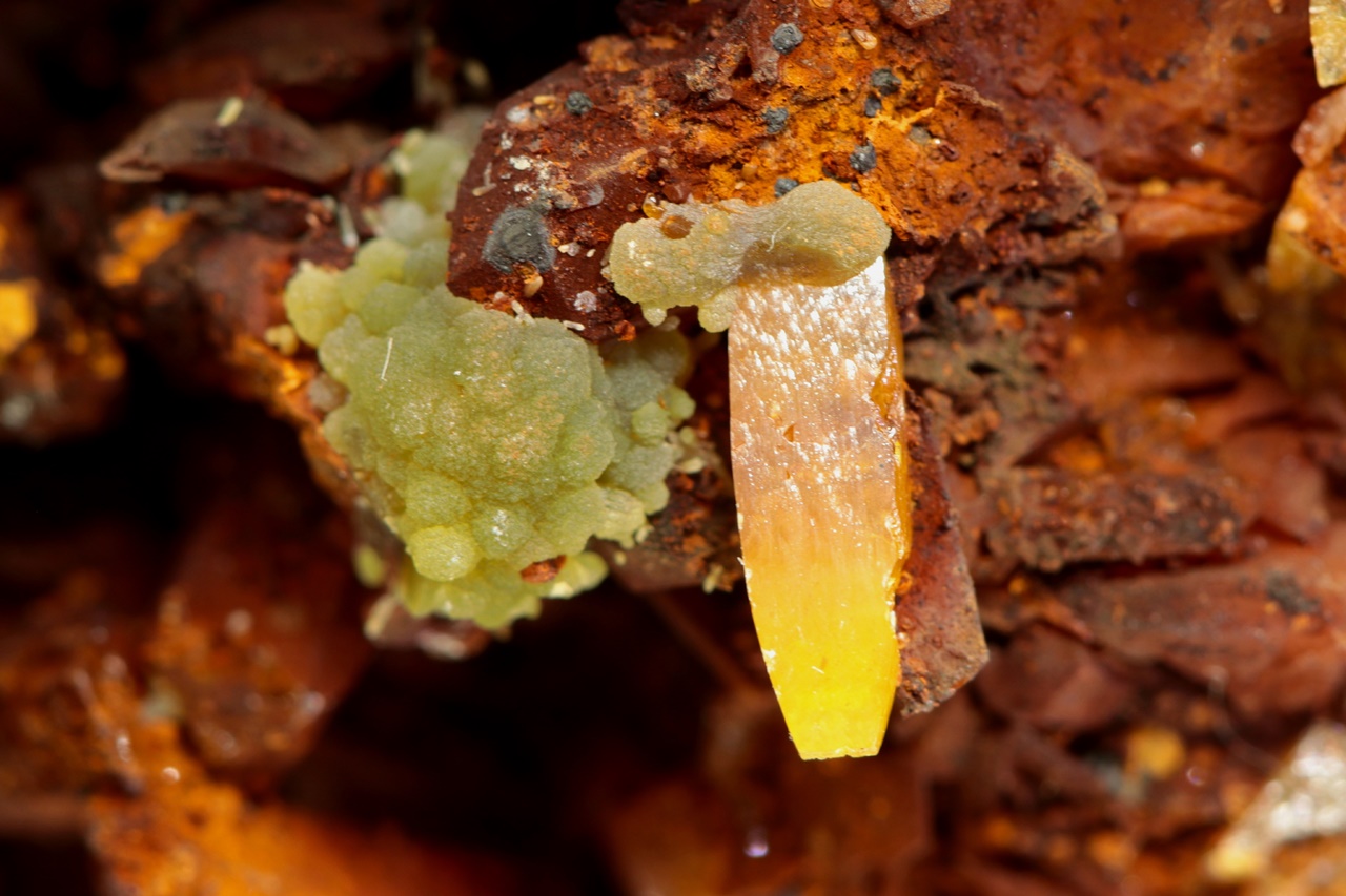 Wulfenit, mimetit – Bild 9