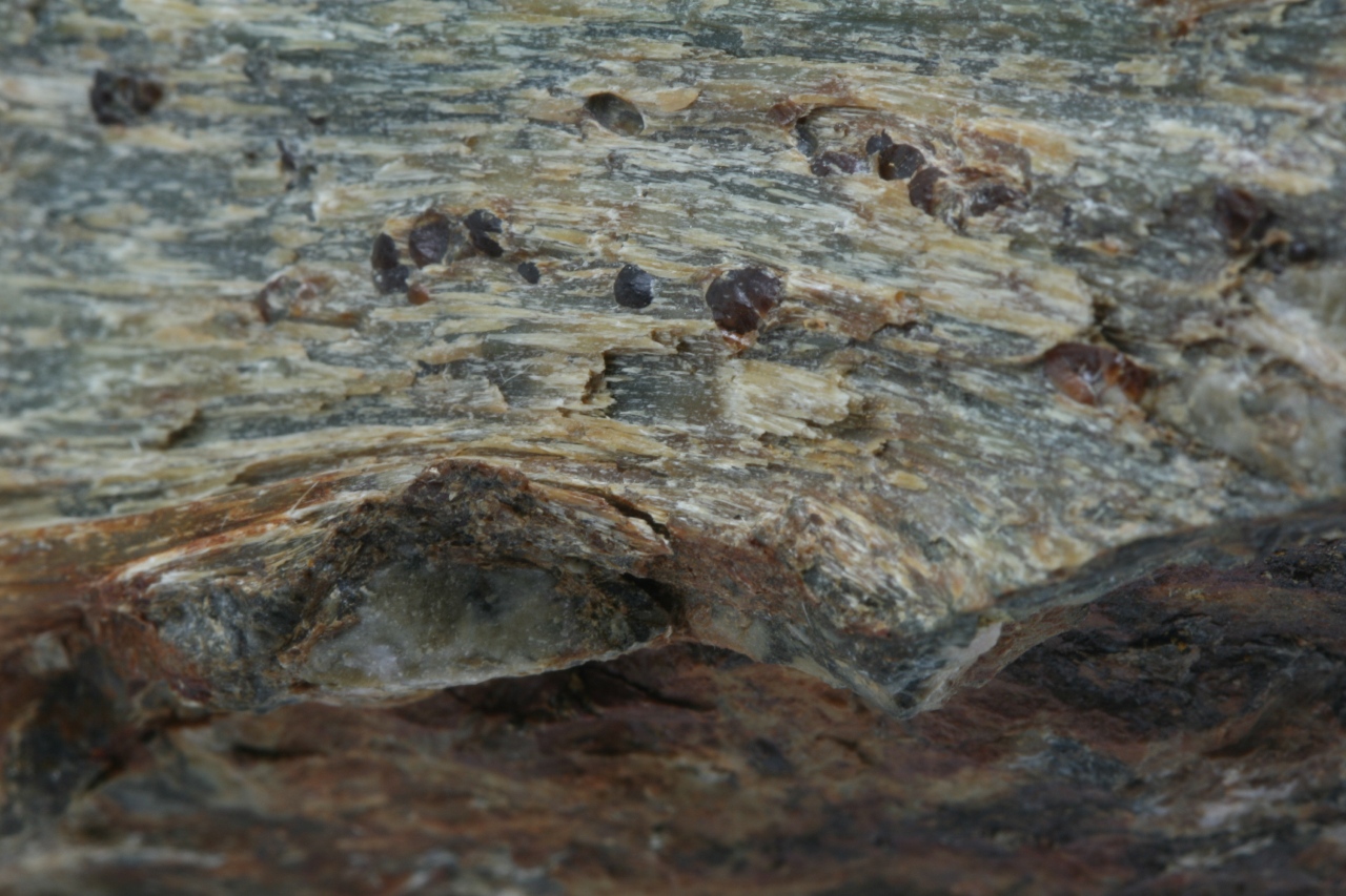 Spessartin, Mn-Cummingtonit – Bild 6