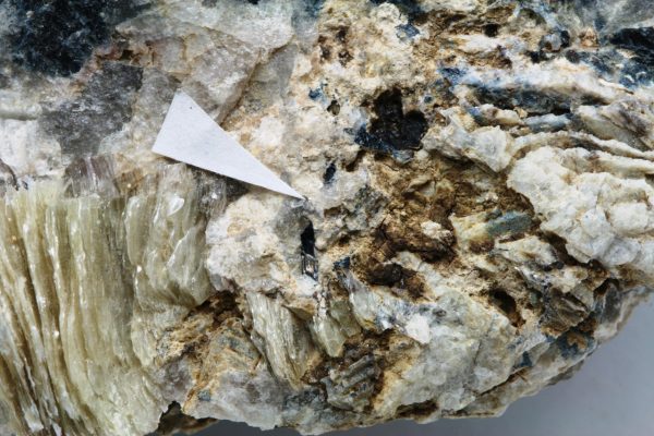 Columbit, Verdelit, Lepidolith – Bild 5