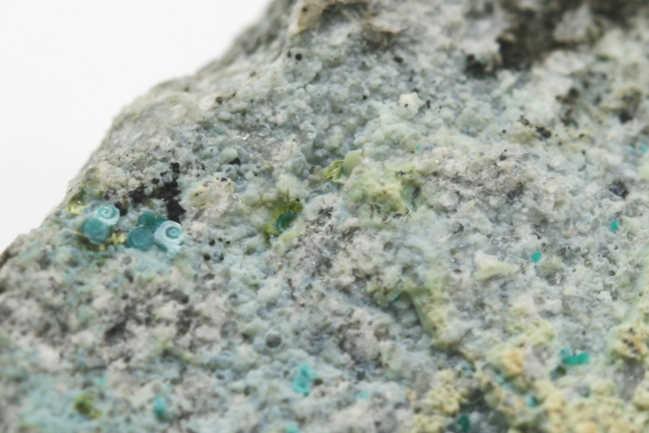 Calciopetersit – Bild 4