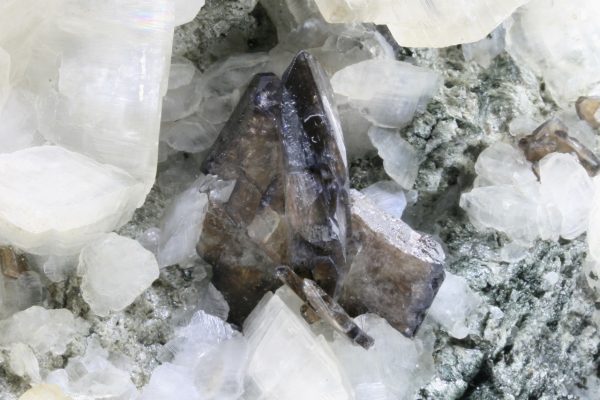 Titanit, Calcit – Bild 11