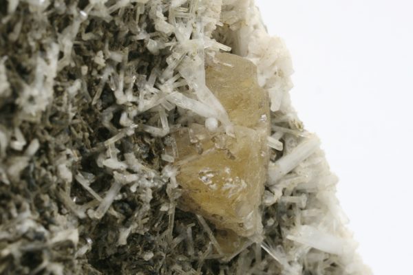 Natrolith, Calcit – Bild 8