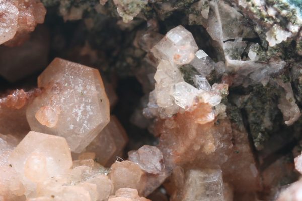 Harmotom, Calcit – Bild 9