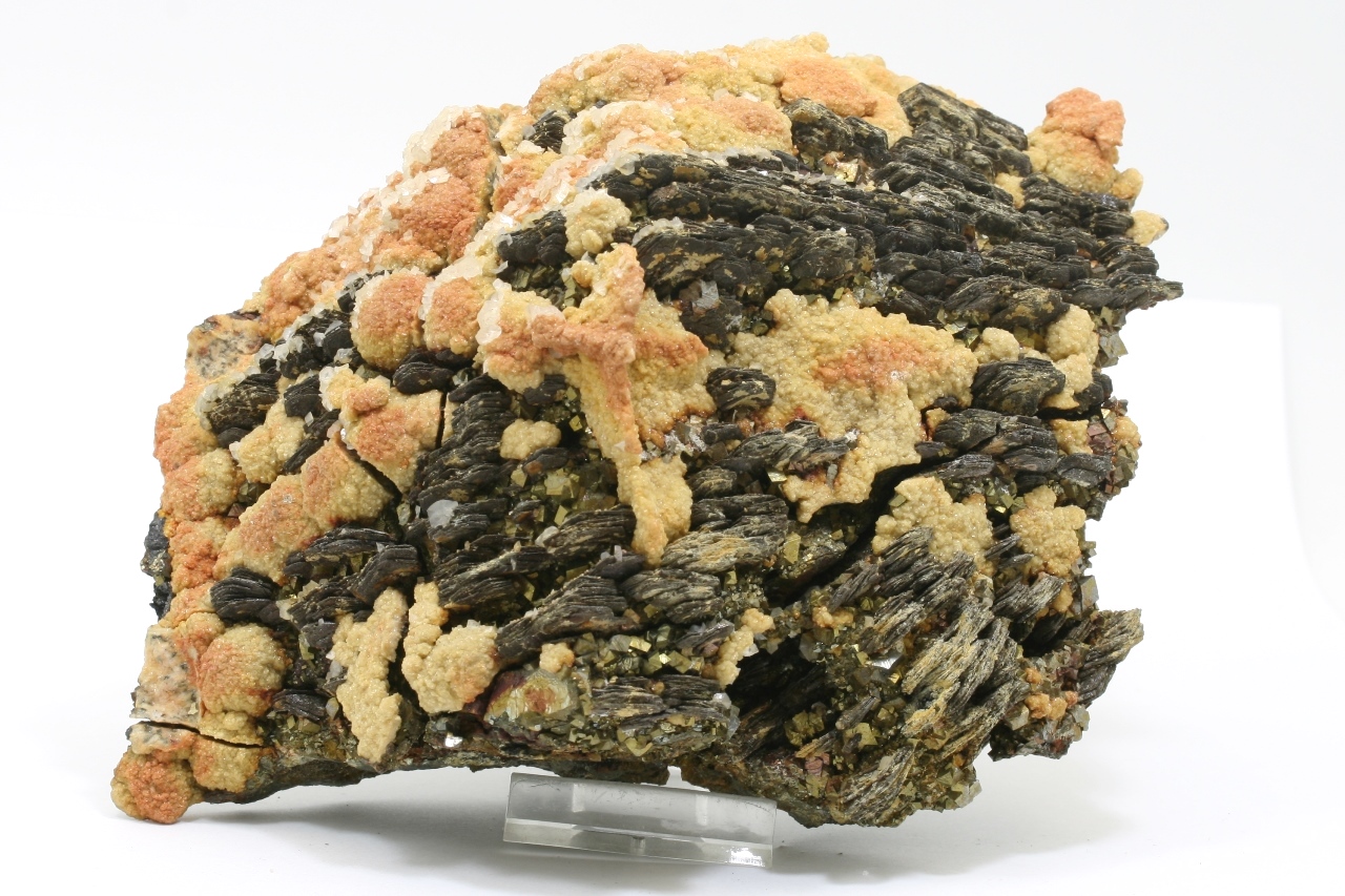 Pyrrhotin, Pyrit, Arsenopyrit, Dolomit