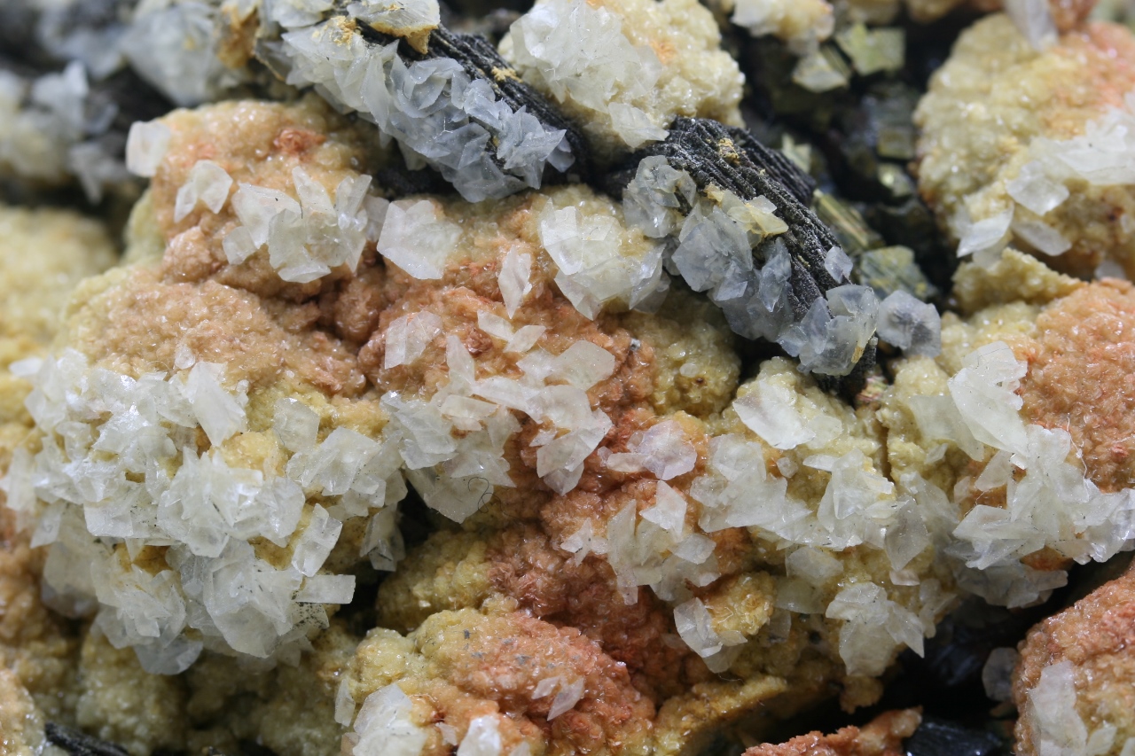 Pyrrhotin, Pyrit, Arsenopyrit, Dolomit – Bild 8