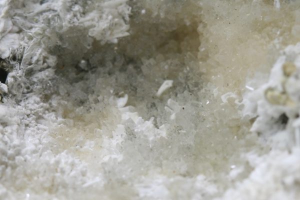 Pharmakolith, Brucit – Bild 8