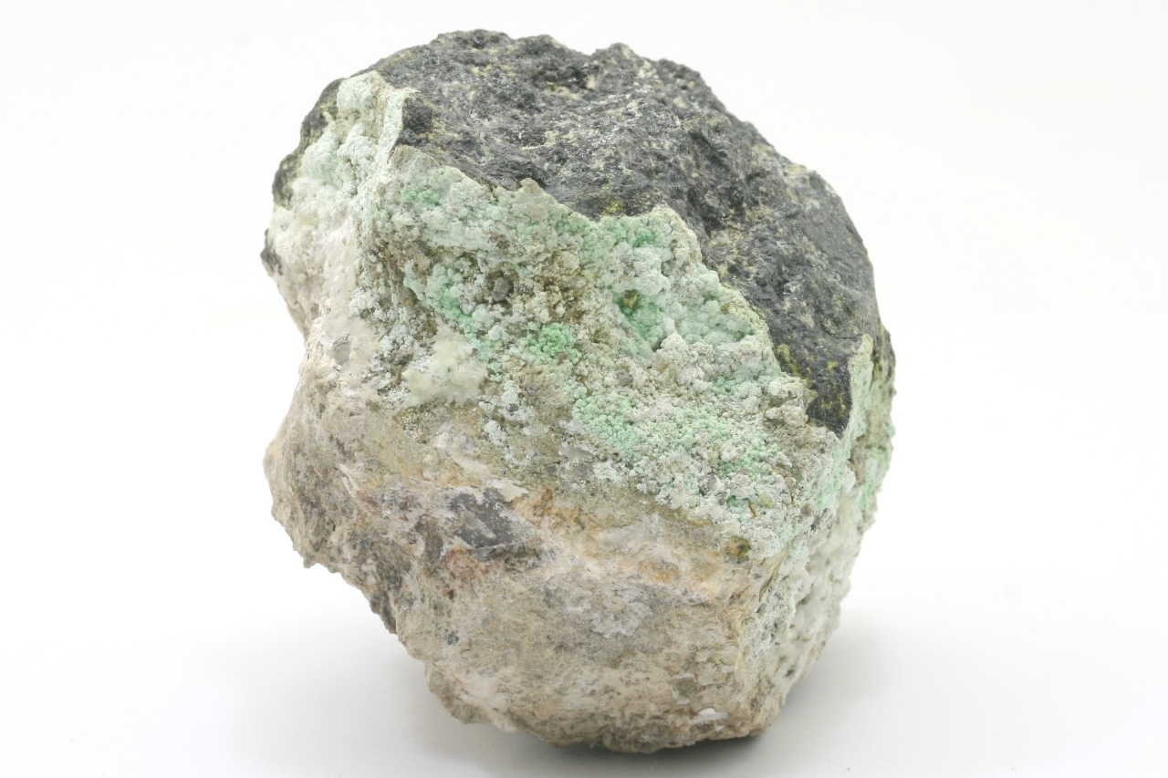 Skutterudit, Annabergit, Pharmakolith – Bild 2