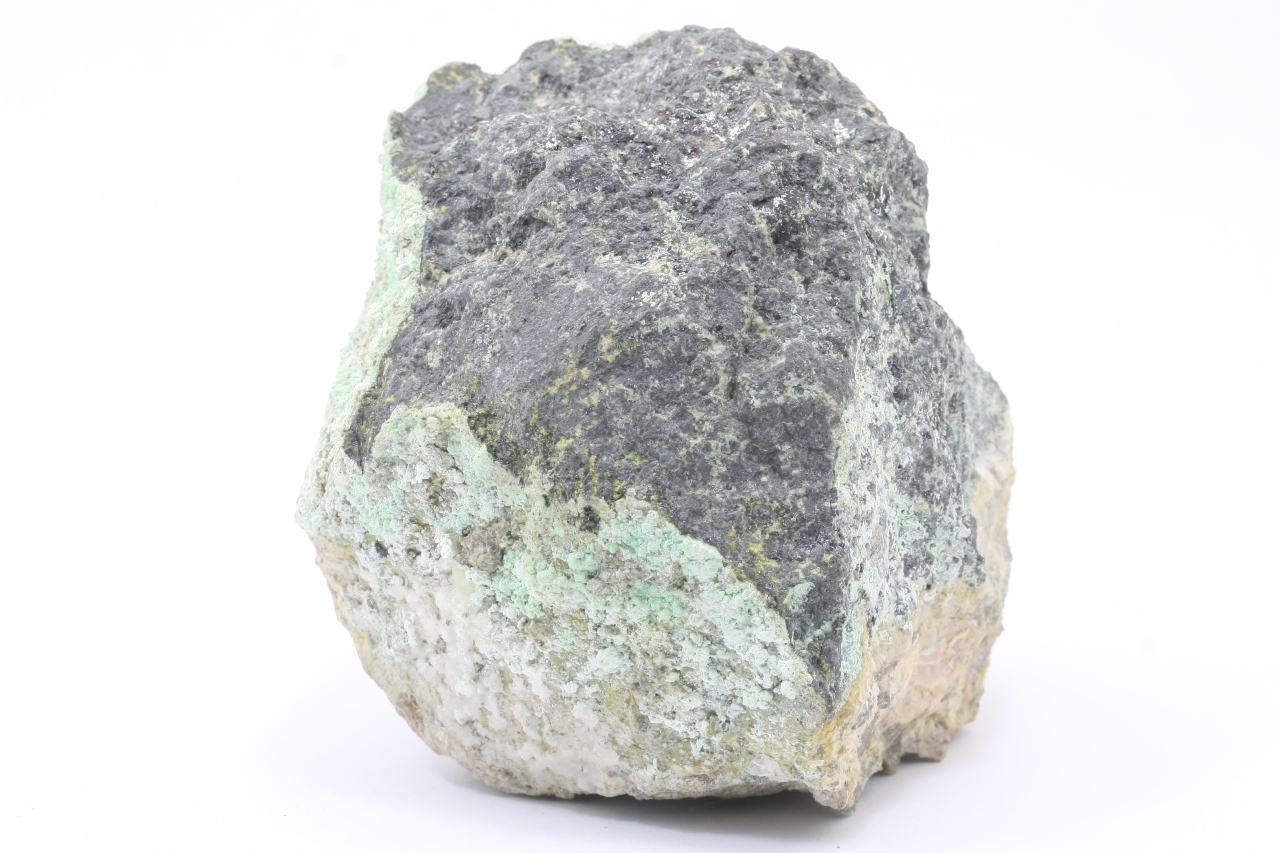 Skutterudit, Annabergit, Pharmakolith – Bild 4