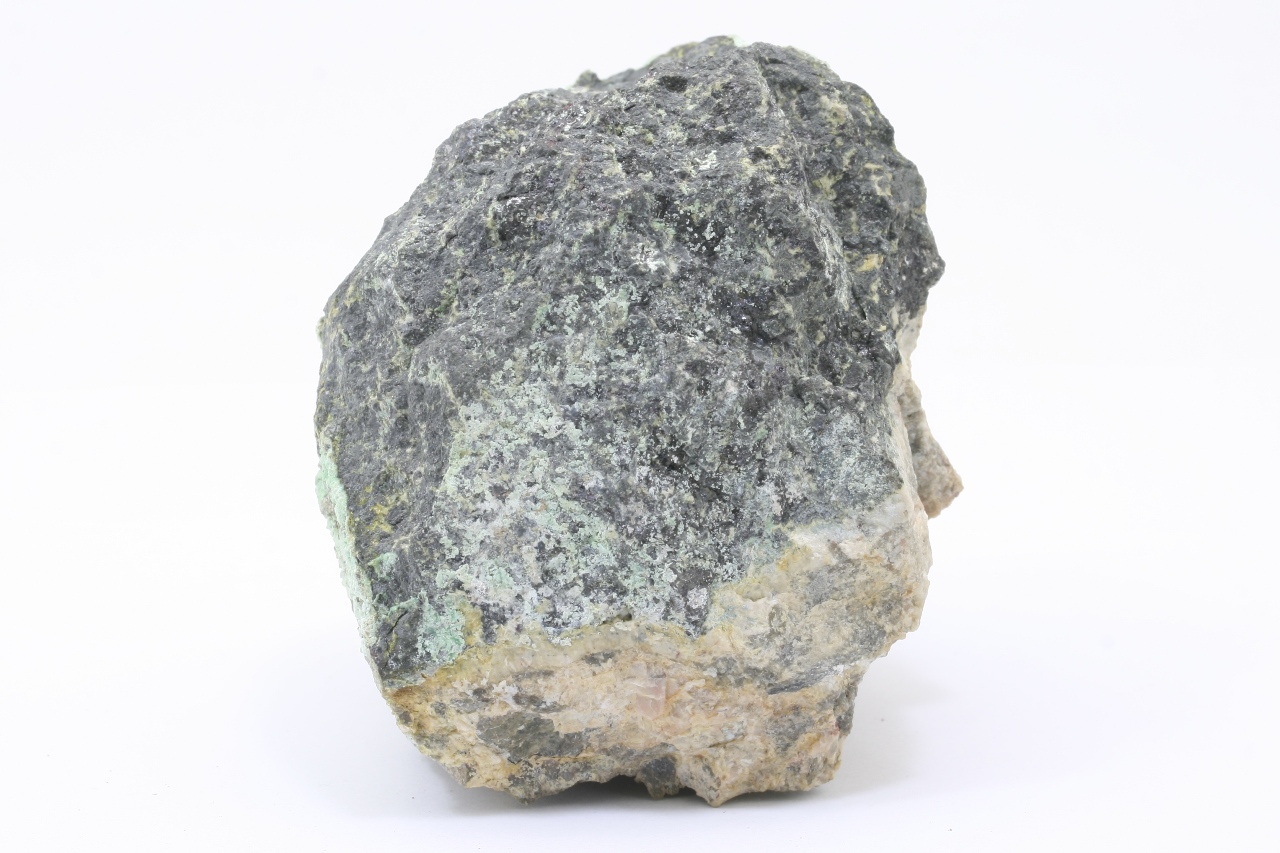 Skutterudit, Annabergit, Pharmakolith – Bild 5