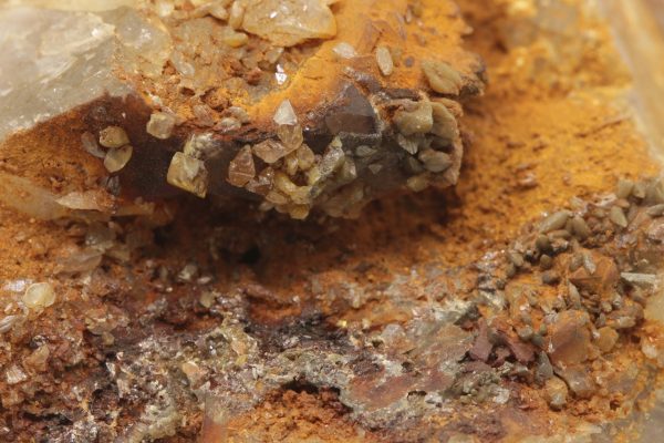 Stolzit – Bild 5