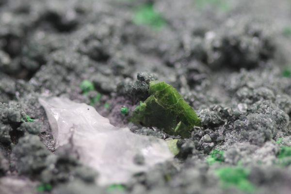 Uvarovit, Titanit – Bild 15