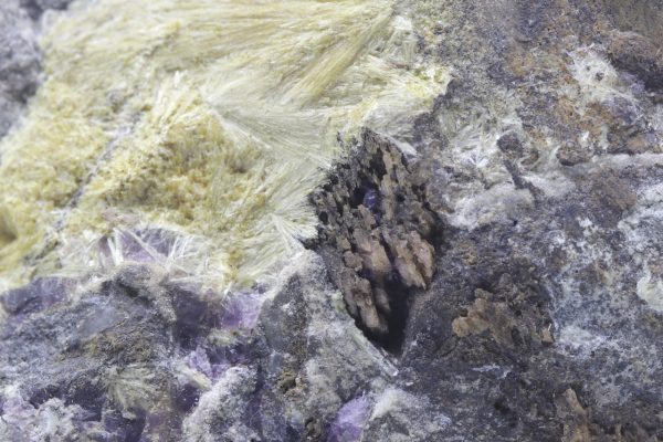 Karpholith, Rhodochrosit – Bild 7