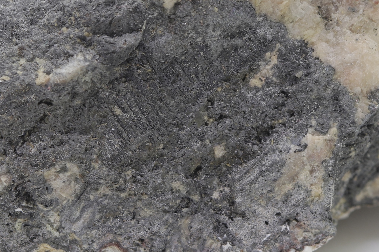 Skutterudit, Rammelsbergit – Bild 5