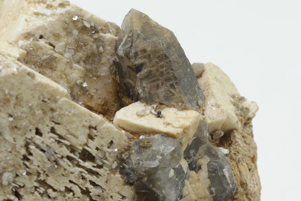 Orthoklas, Limonit, Skorodit – Bild 8