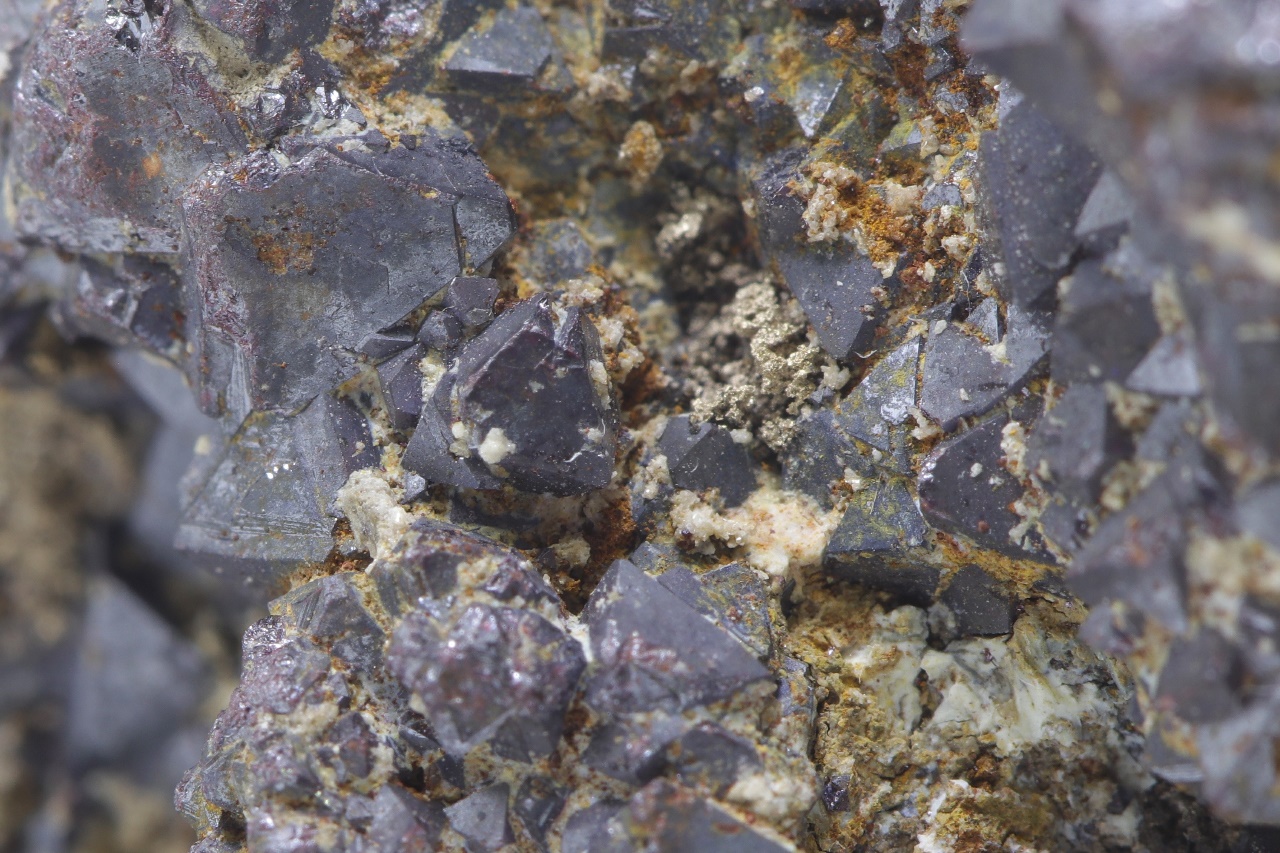 Kuprit, Silber – Bild 11