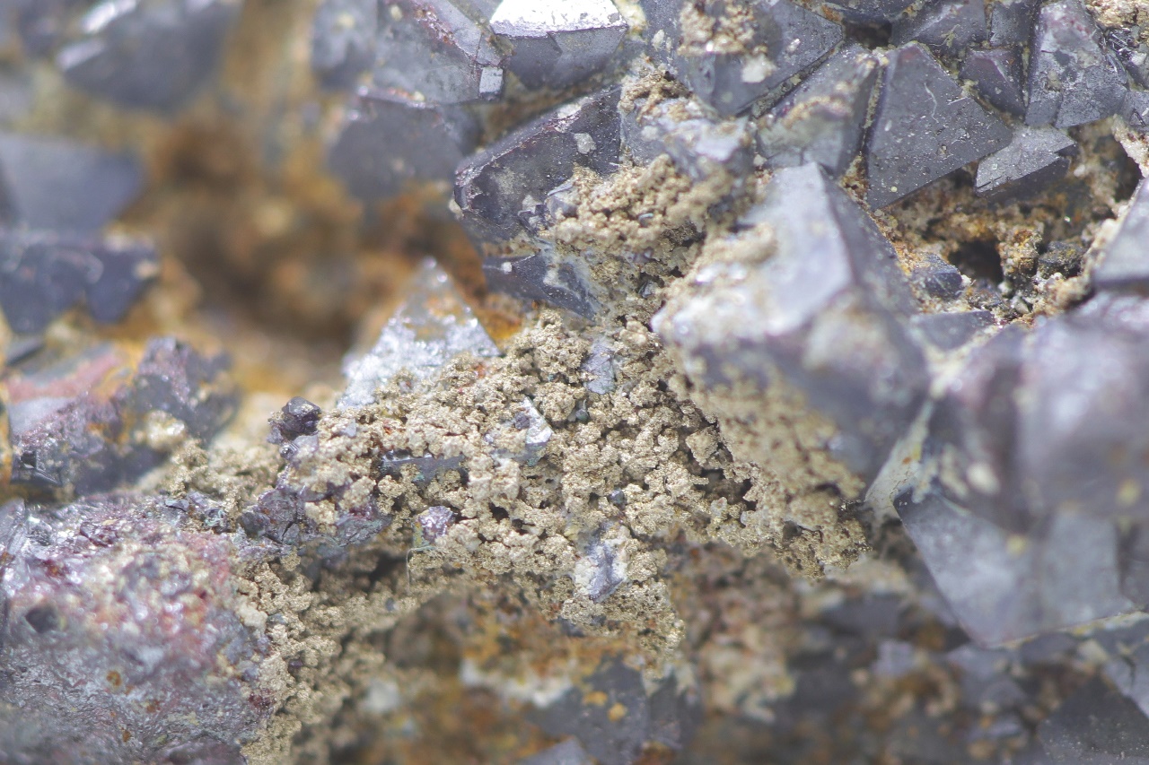 Kuprit, Silber – Bild 13