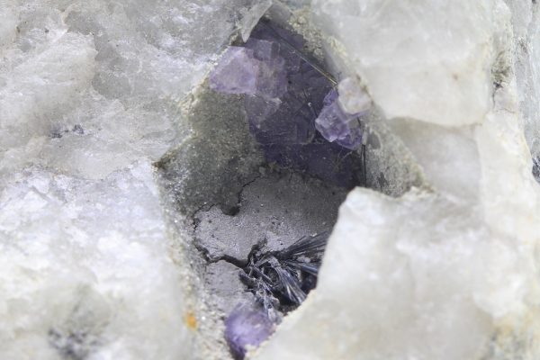 Bismutinit, Fluorit – Bild 5