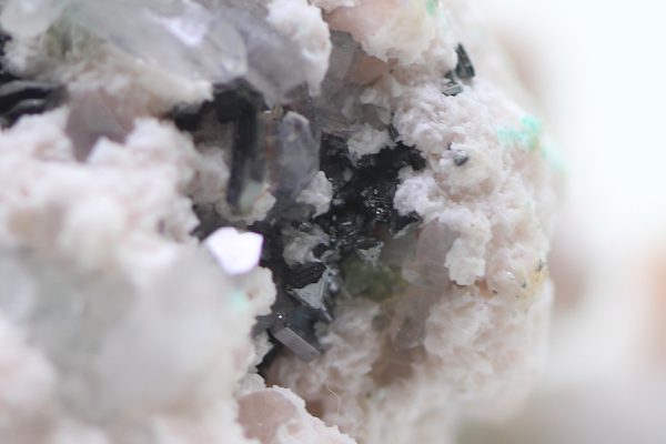 Seligmannit, Rhodochrosit – Bild 9