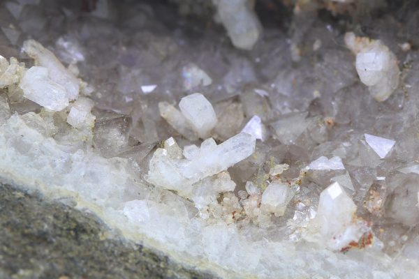 Harmotom, Quarz – Bild 7