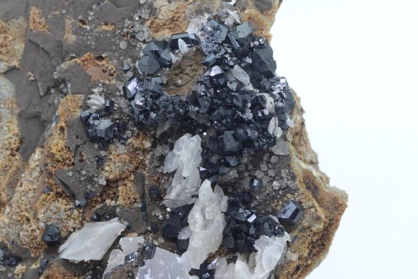 Ilvait, Calcit, Hedenbergit – Bild 6