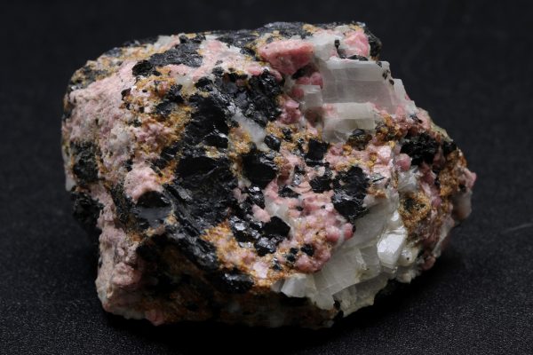 Lennilenapeit, Franklinite, Rhodonit, Spessartin