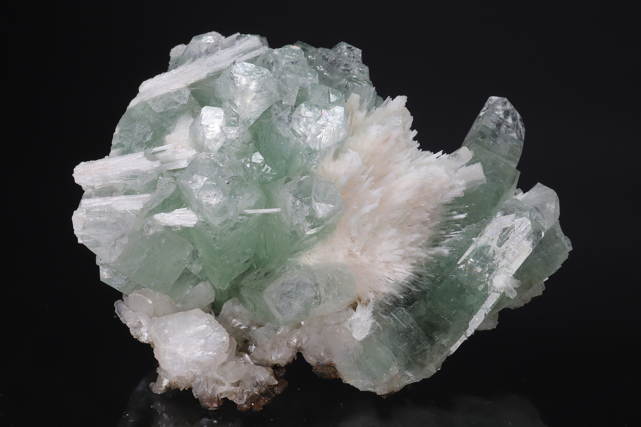 Apophyllit, Stilbit, Mesolith – Bild 7