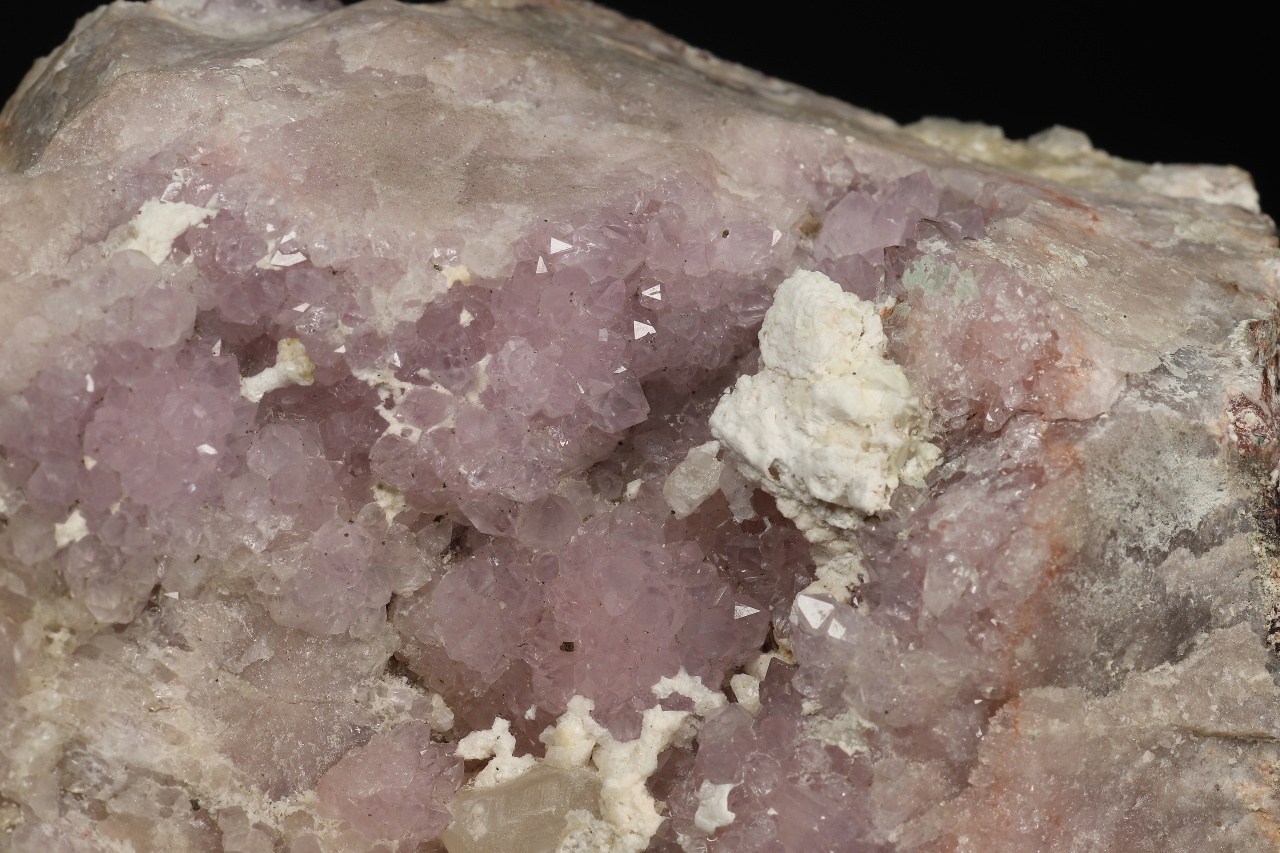 Amethyst, Calcit, Chabazit – Bild 3