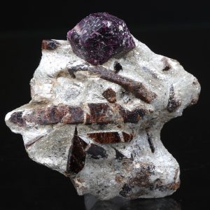 Almandin, Staurolith