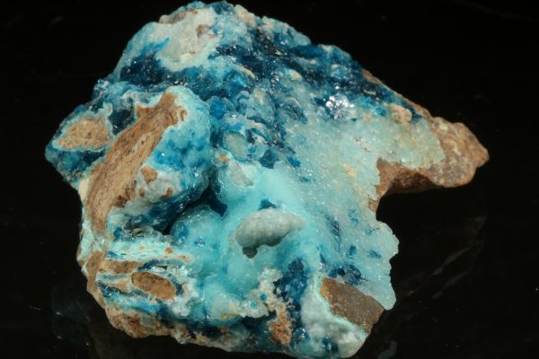 Veszelyit