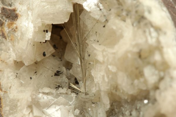 Millerit, Dolomit – Bild 3