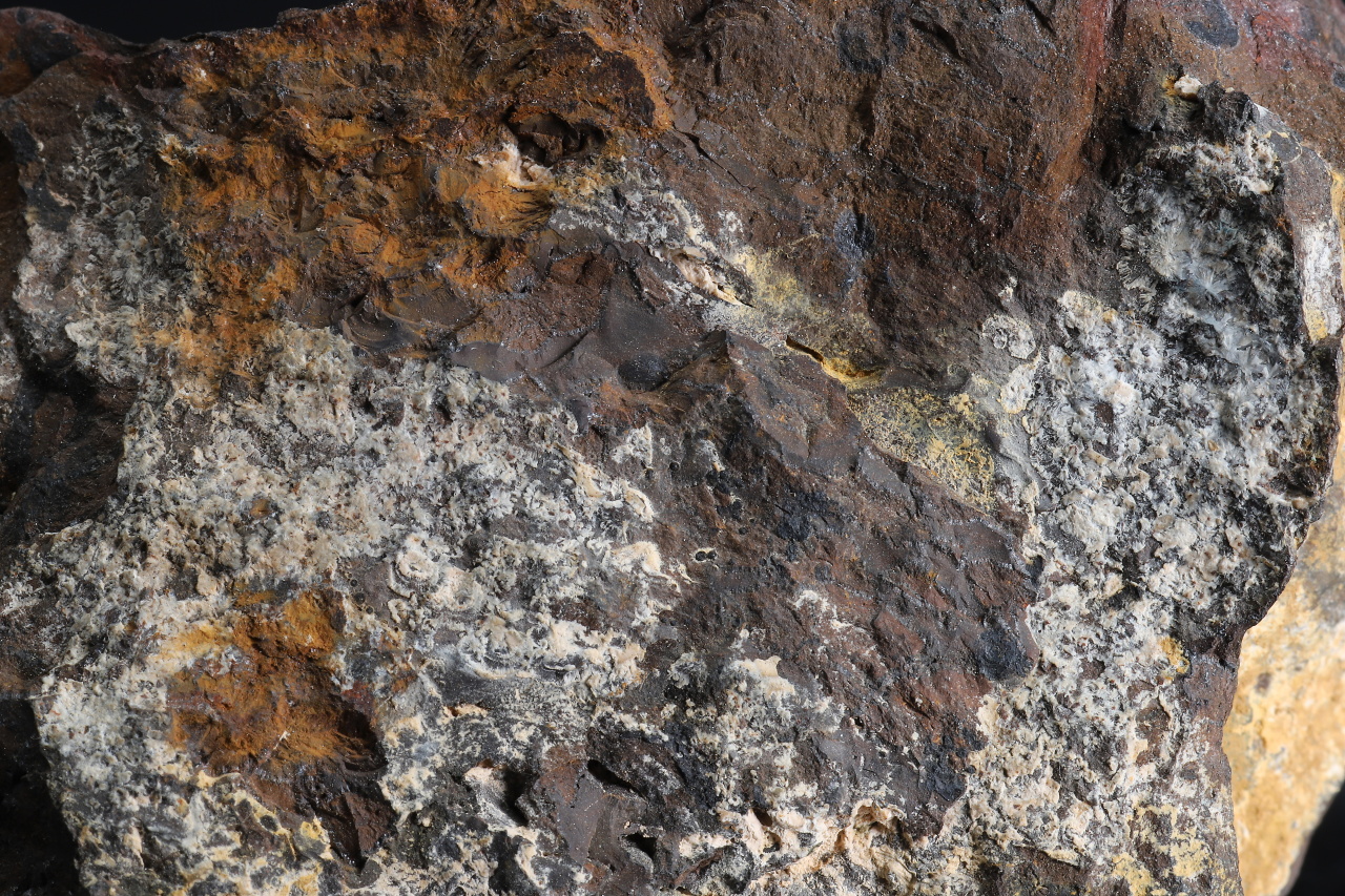 Churchit-(Y) – Bild 5