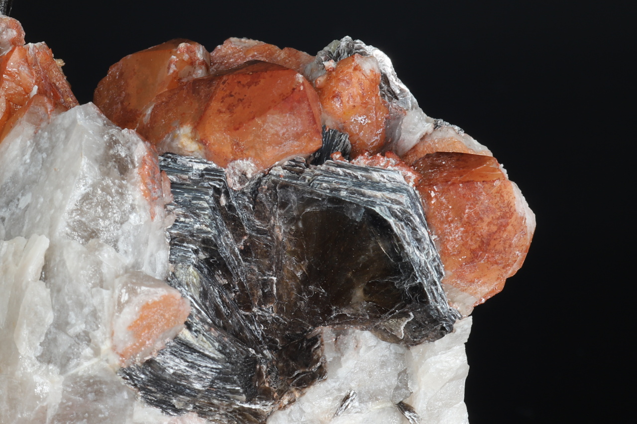 Fluorit, Quarz, Zinnwaldit – Bild 4