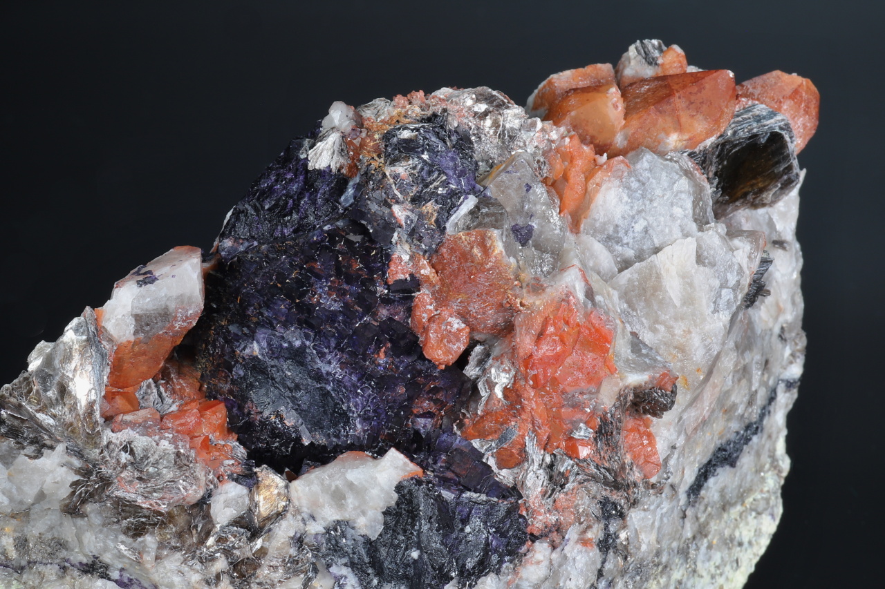 Fluorit, Quarz, Zinnwaldit – Bild 9