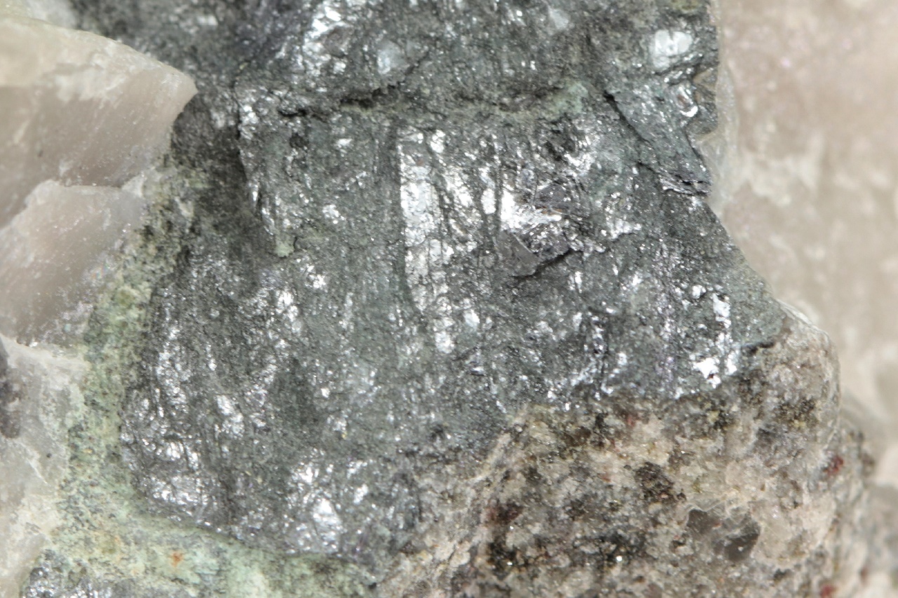 Kamiokit, Molybdänit – Bild 4