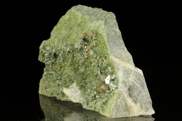 Vesuvian, Grossular, Klinochlor – Bild 2