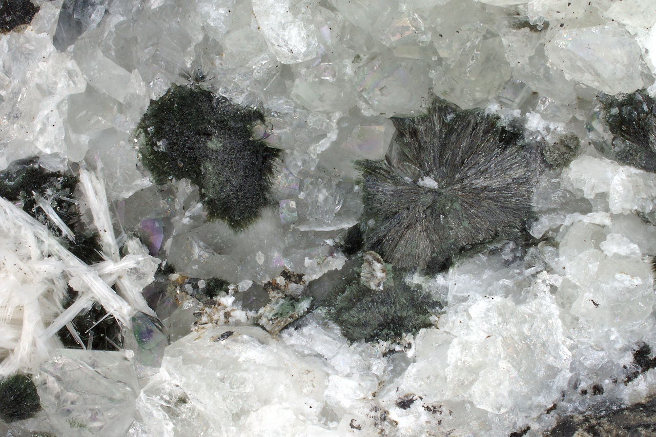 Julgoldit-Fe2+, pektolit – Bild 7