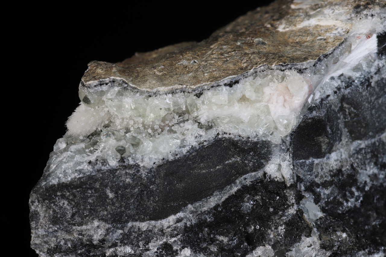 Julgoldit-Fe2+, pektolit – Bild 9