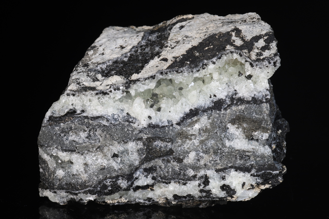 Julgoldit-Fe2+, datolit – Bild 8